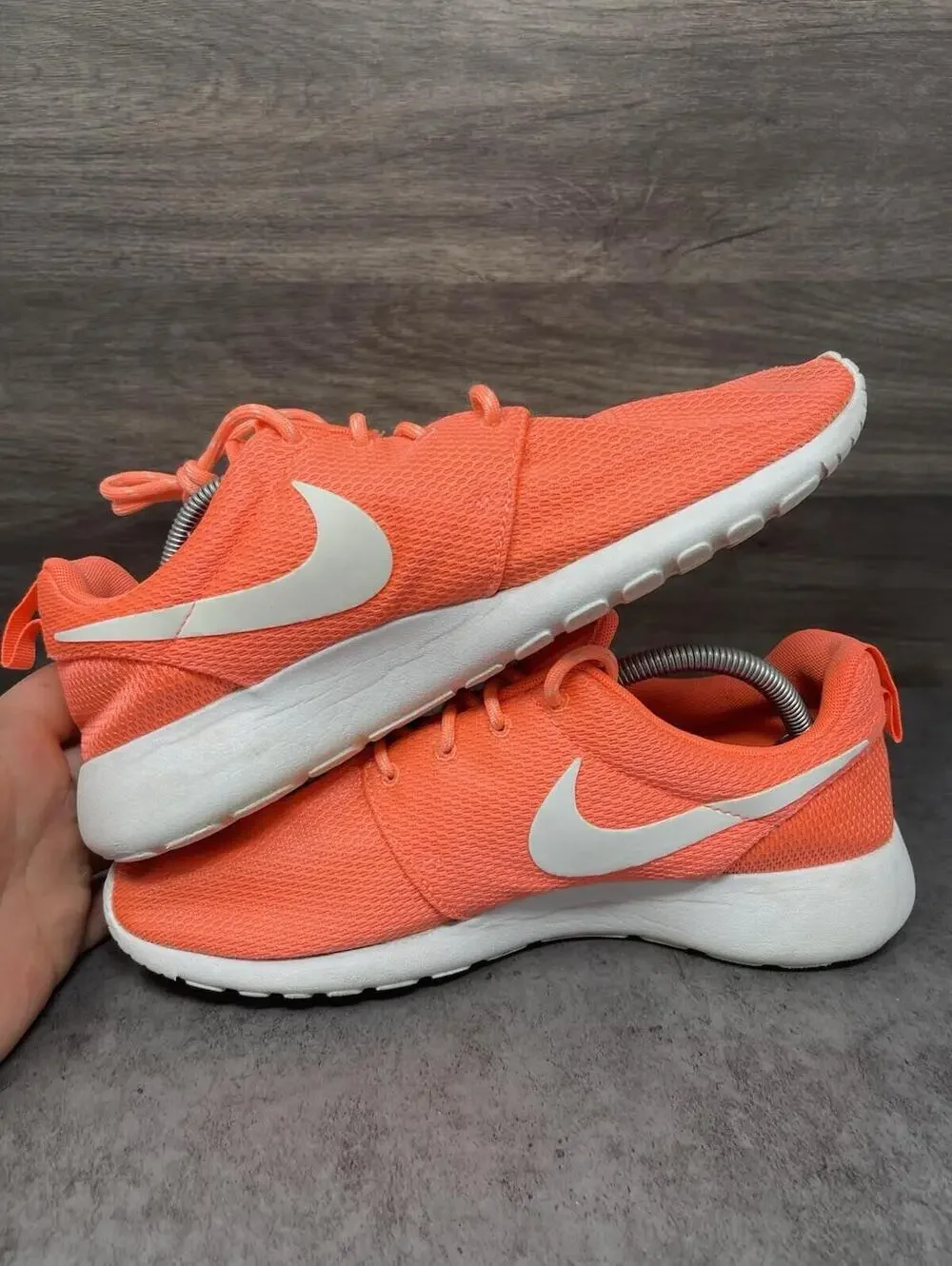 Nike Roshe One Sneakers Womens Size 11 Vibrant Orange Crimson 511882-811 - Picture 7 of 11
